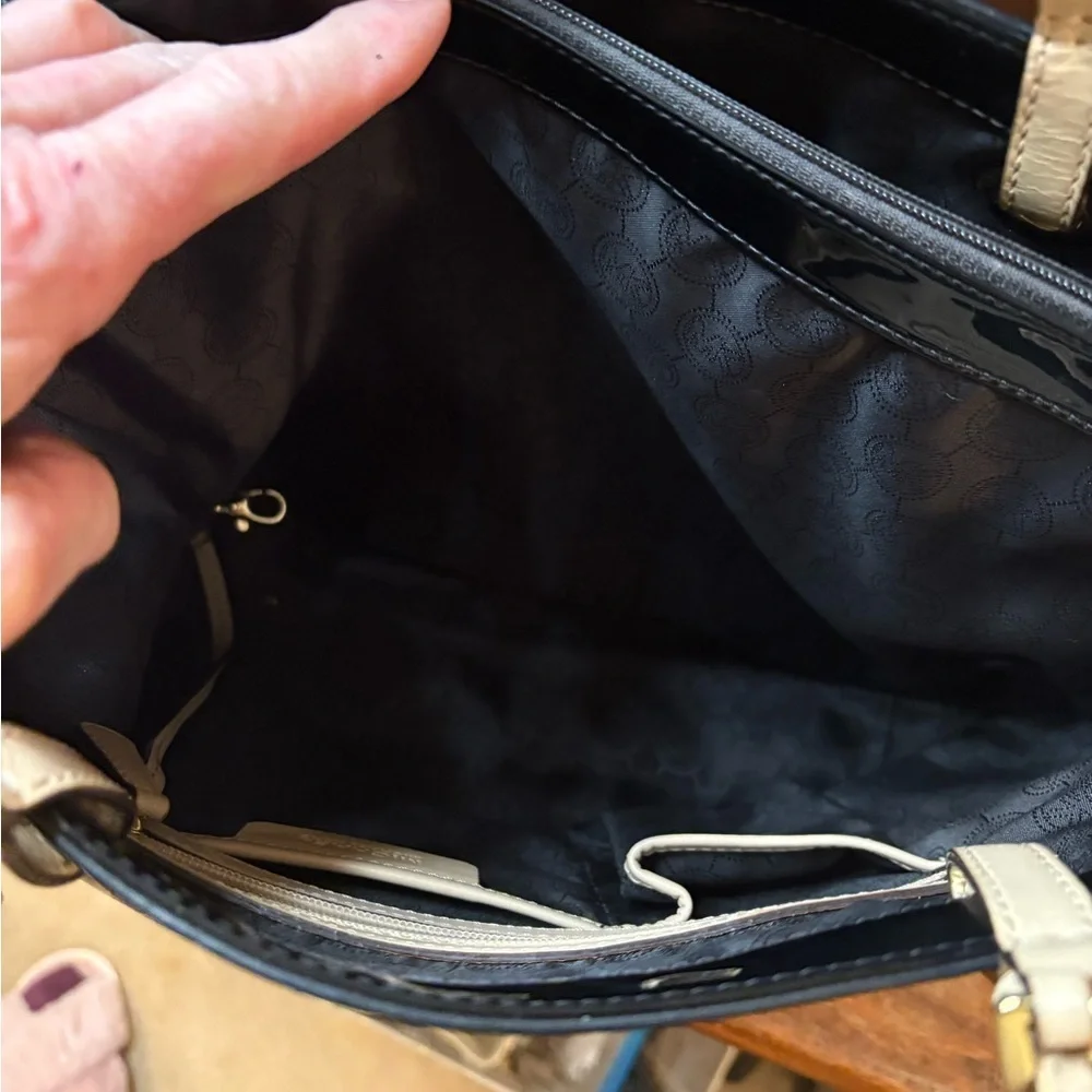 Michael Kors Black Patent Leather Jet Set Large Tote
